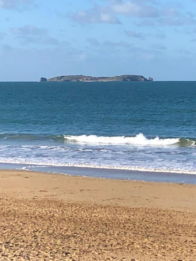 Le Cezembre, Au Pied De La Plage Saint-Malo Exterior photo